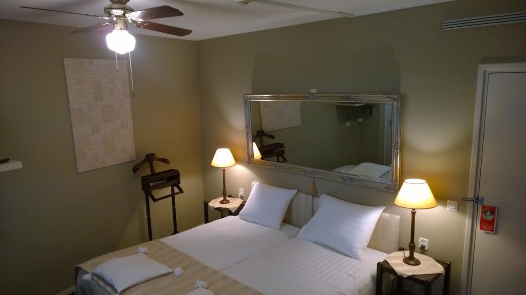 Hotel De Kroon Oirschot Ruang foto