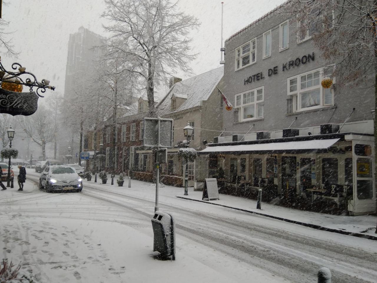 Hotel De Kroon Oirschot Bagian luar foto